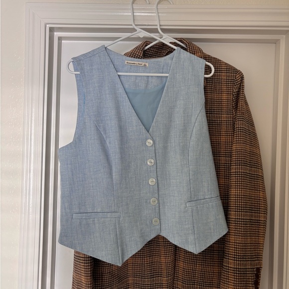 Abercrombie & Fitch Tops - Abercrombie & Fitch Linen Vest